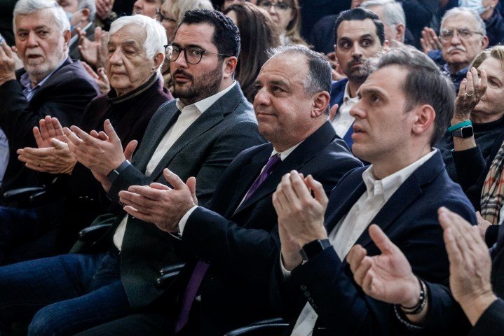 Στιγμιότυπο από την ομιλία Ανδρουλάκη στο Μενίδι / Φωτογραφία: ΓΙΩΡΓΟΣ ΚΟΝΤΑΡΙΝΗΣ/EUROKINISSI