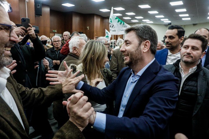 Στιγμιότυπο από την ομιλία Ανδρουλάκη στο Μενίδι / Φωτογραφία: ΓΙΩΡΓΟΣ ΚΟΝΤΑΡΙΝΗΣ/EUROKINISSI