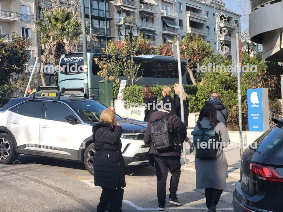 Έφαγαν στο εστιατόριο «Κουκουβάγια» η Αννα Μαρία με τις κόρες της και την Μαρί Σαντάλ