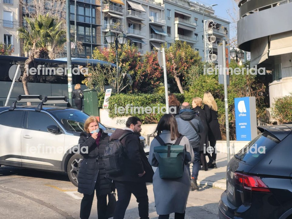 Έφαγαν στο εστιατόριο «Κουκουβάγια» η Αννα Μαρία με τις κόρες της και την Μαρί Σαντάλ