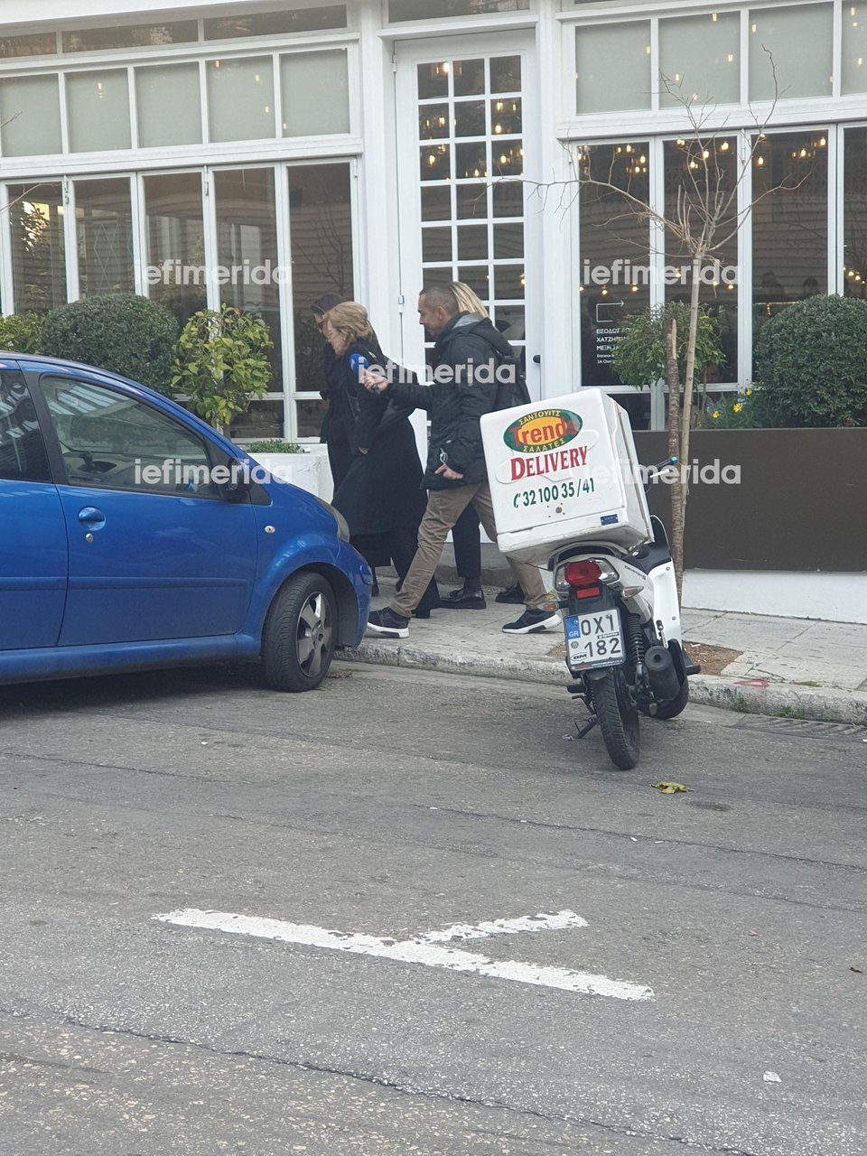Έφαγαν στο εστιατόριο «Κουκουβάγια» η Αννα Μαρία με τις κόρες της και την Μαρί Σαντάλ