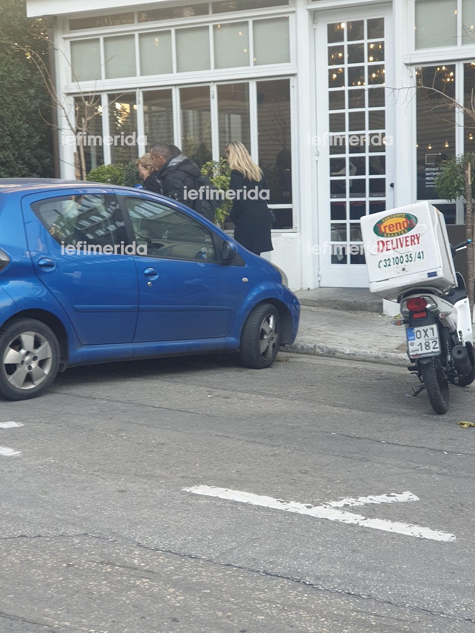 Έφαγαν στο εστιατόριο «Κουκουβάγια» η Αννα Μαρία με τις κόρες της και την Μαρί Σαντάλ