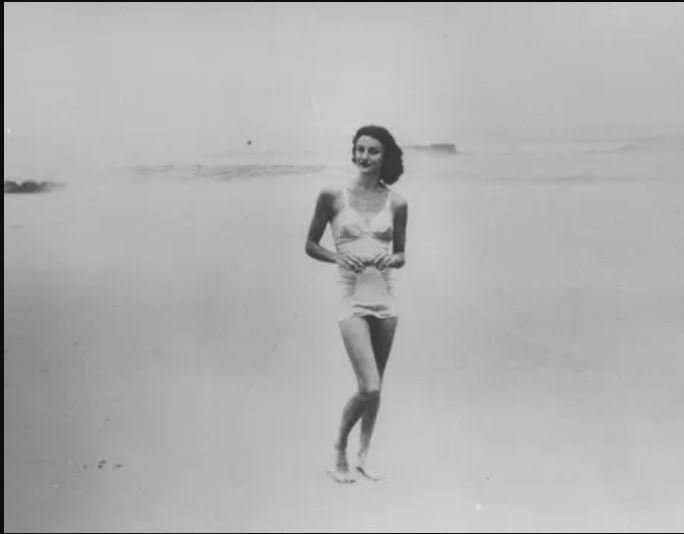 «But I was tired of the gender things». Αναφορά της Αμάντας Μιχαλοπούλου στην σπουδαία Αμερικανίδα ποιήτρια, βραβευμένη με Πούλιτζερ, Anne Sexton.