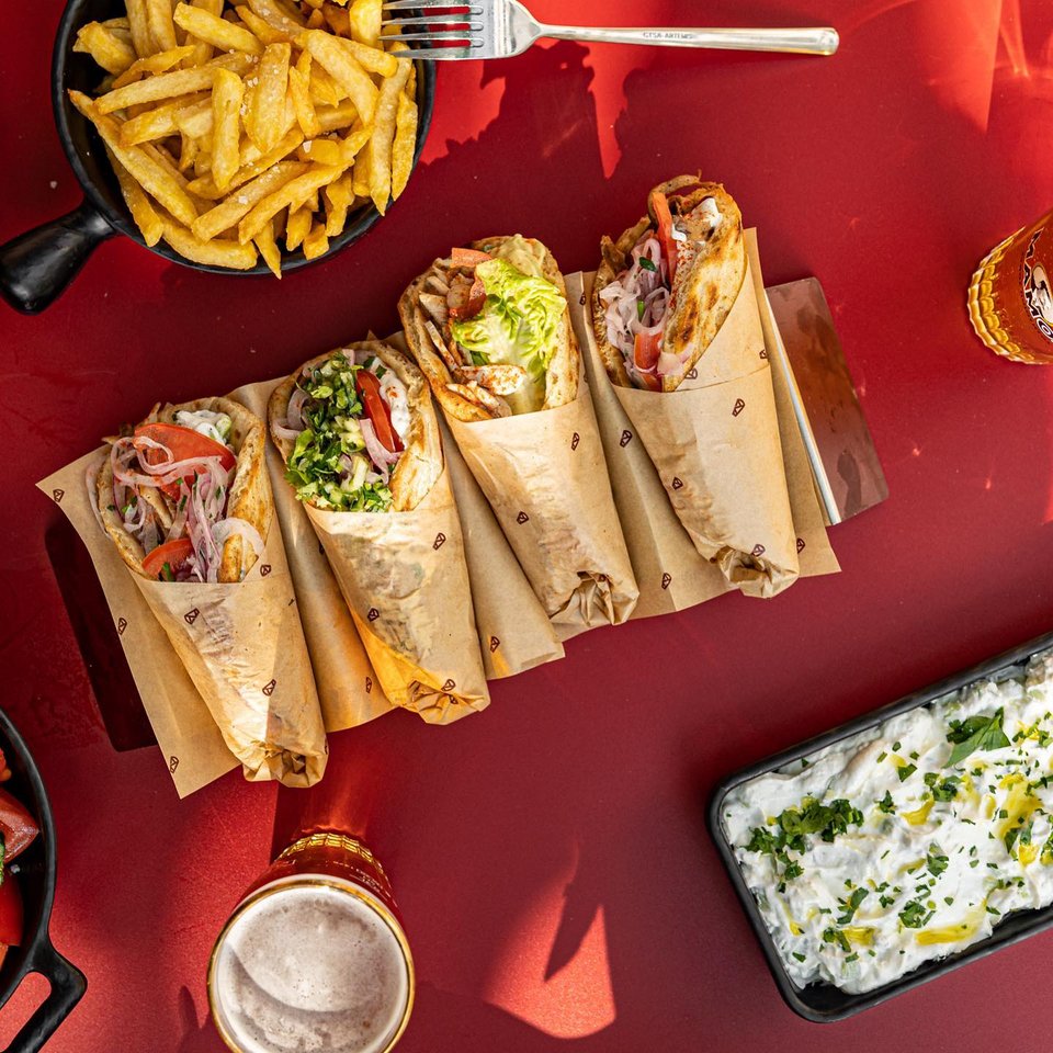 Τα σουβλάκια του Hoocut συνδυάζουν τιμές street food με ποιότητα καλού εστιατορίου κρεατοφαγίας.