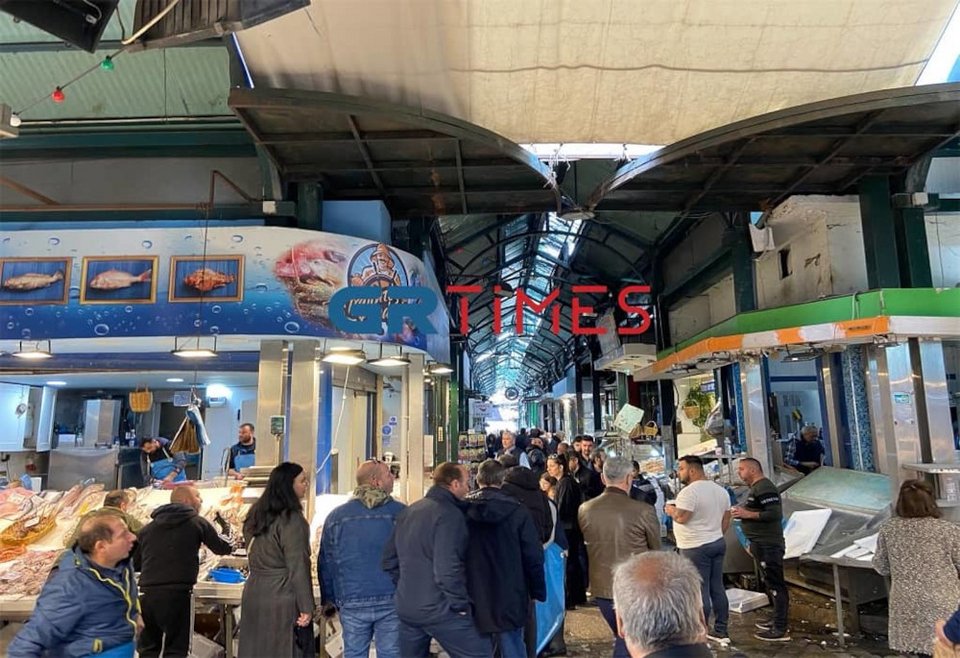 Κοσμοσυρροή και στο Καπάνι, στη Θεσσαλονίκη/ Πηγή: GRTimes.gr