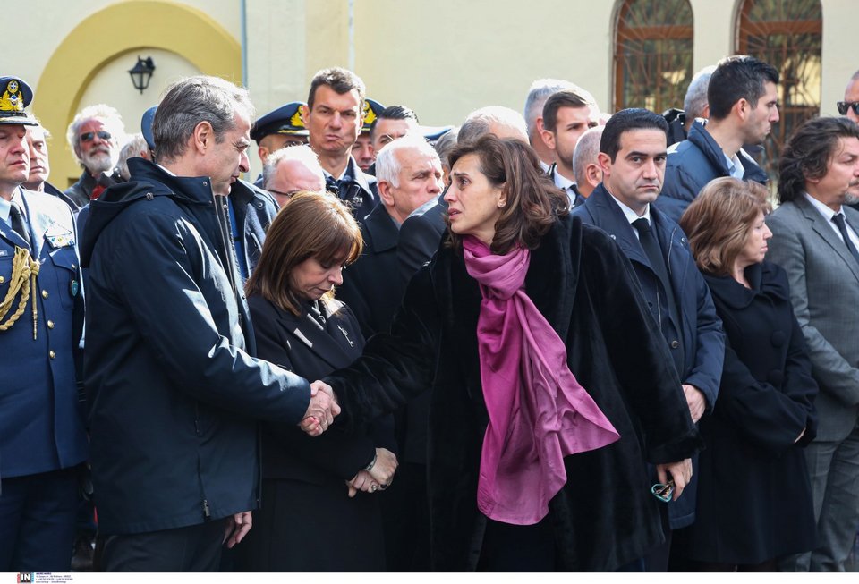 Η Χαρά Κεφαλίδου (ΠΑΣΟΚ) με τον Κυριάκο Μητσοτάκη