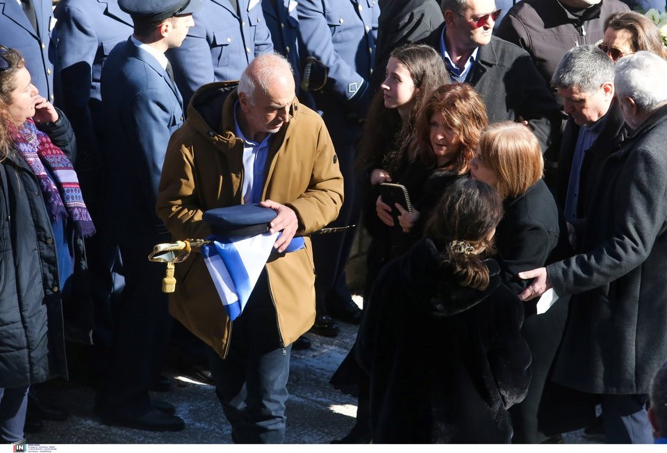 «Ράγισαν» καρδιές στην ταφή του σμηναγού Ευστάθιου Τσιτλακίδη