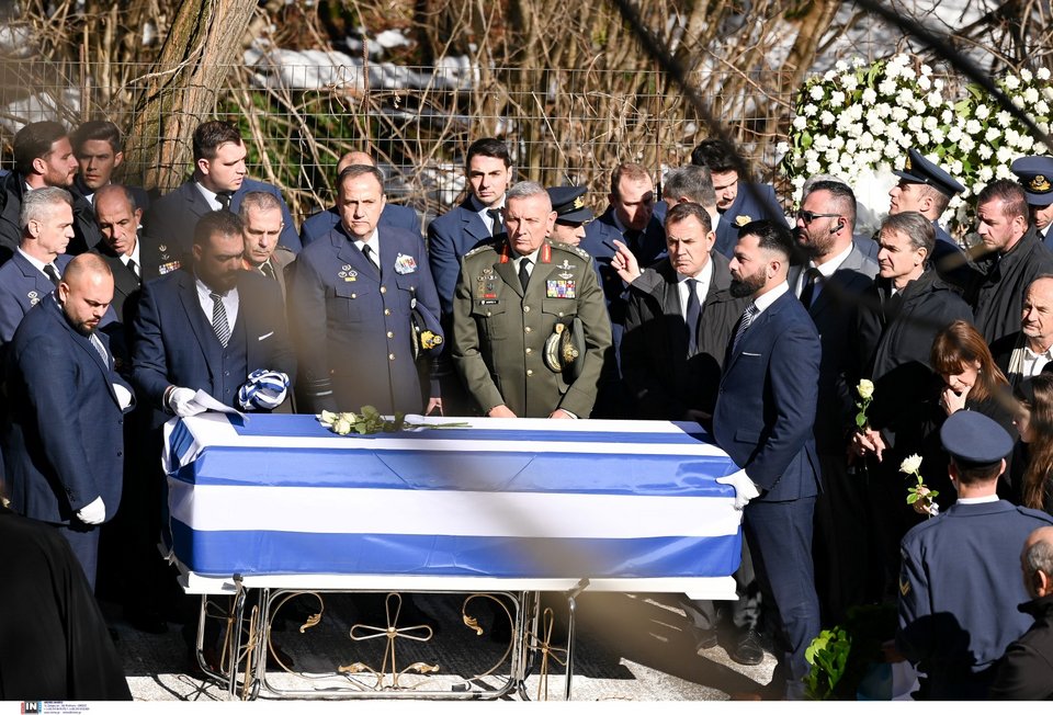 «Ράγισαν» καρδιές στην ταφή του σμηναγού Ευστάθιου Τσιτλακίδη