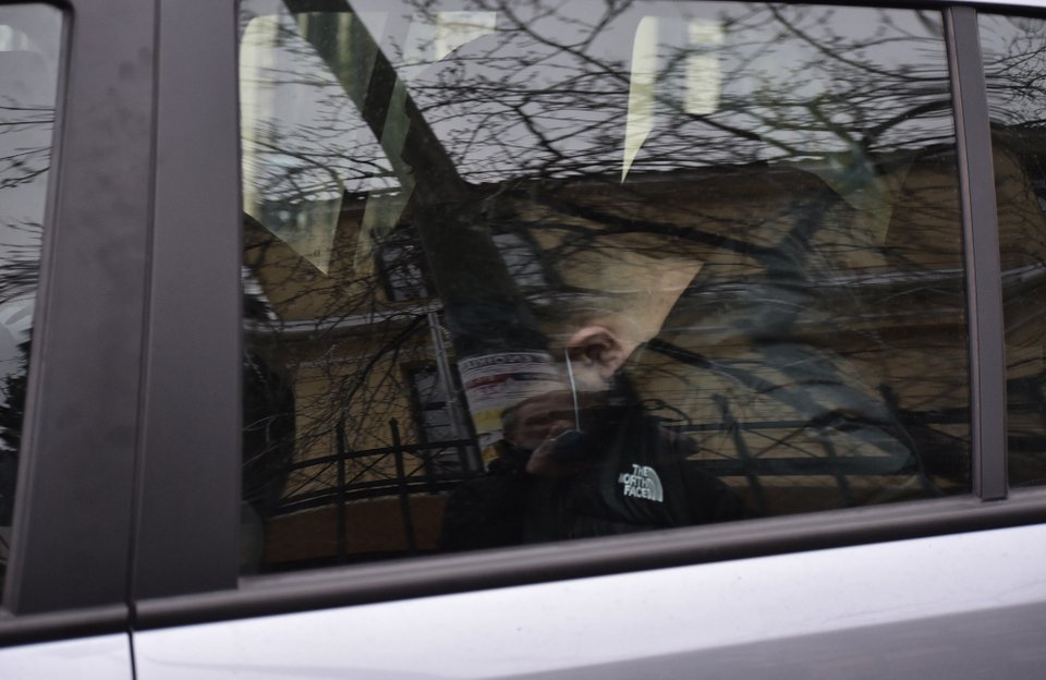 Στην Ευελπίδων οι 5 συλληφθέντες για την υπόθεση της 12χρονης στον Κολωνό / INTIME