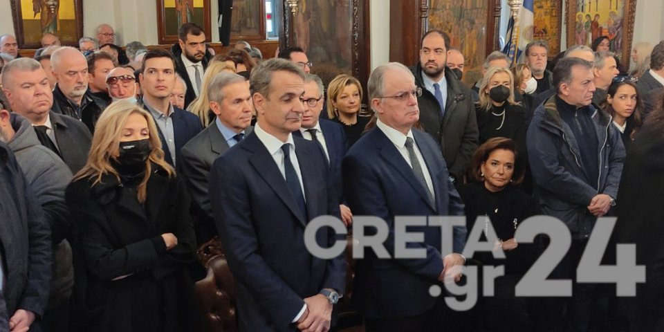 Ο Κυριάκος Μητσοτάκης στην κηδεία του Μανούσου Βολουδάκη -Φωτογραφία: creta24
