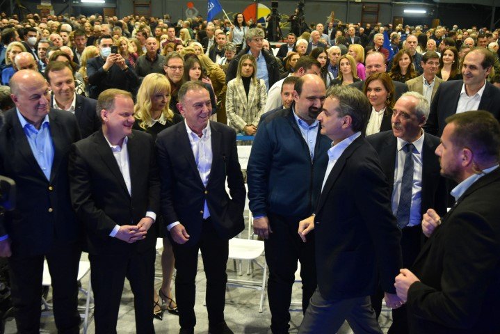 Ο Κυριάκος Μητσοτάκης κατά την ομιλία του στη Λάρισα -Φωτογραφία: ΑΠΕ-ΜΠΕ/ΑΠΟΣΤΟΛΗΣ ΝΤΟΜΑΛΗΣ