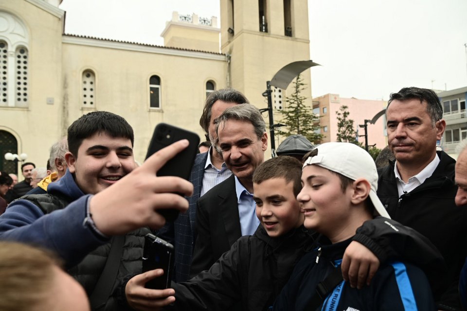 Ο Κυριάκος Μητσοτάκης στο Μενίδι / Φωτογραφία: ΜΙΧΑΛΗΣ ΚΑΡΑΓΙΑΝΝΗΣ/EUROKINISSI