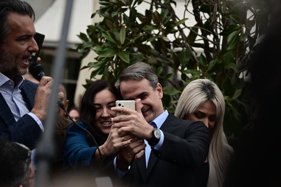 Ο Κυριάκος Μητσοτάκης στο Μενίδι / Φωτογραφία: ΜΙΧΑΛΗΣ ΚΑΡΑΓΙΑΝΝΗΣ/EUROKINISSI