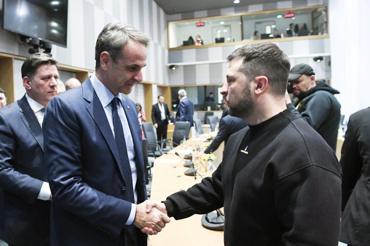 Κυριάκος Μητσοτάκης και Βολοντιμίρ Ζελένσκι στην άτυπη Σύνοδο Κορυφής