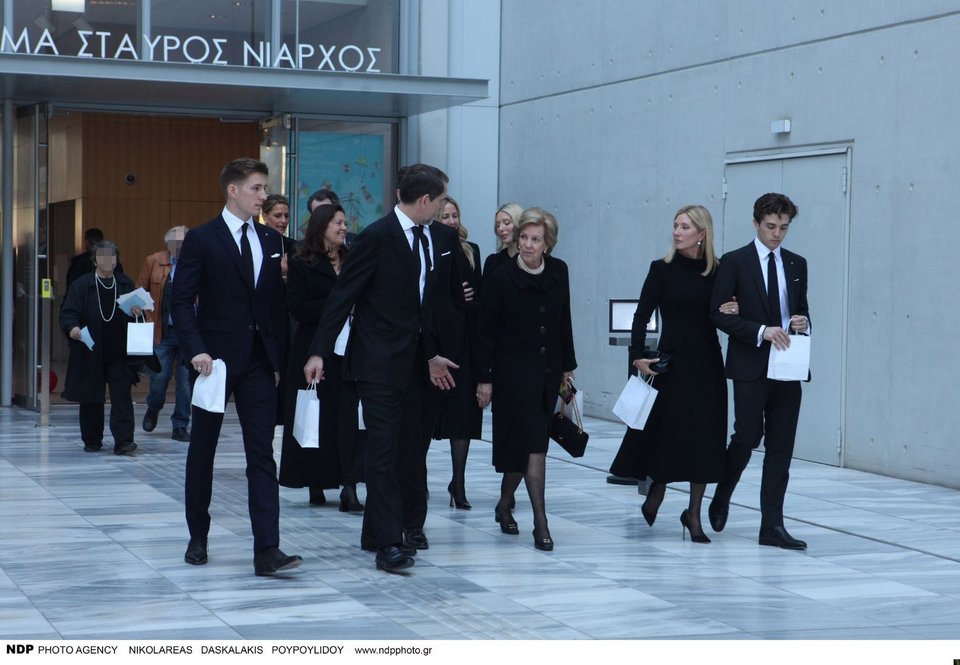 Καφές για το Μνημόσυνο του τέως βασιλιά Κωνσταντίνου -Η οικογένεια