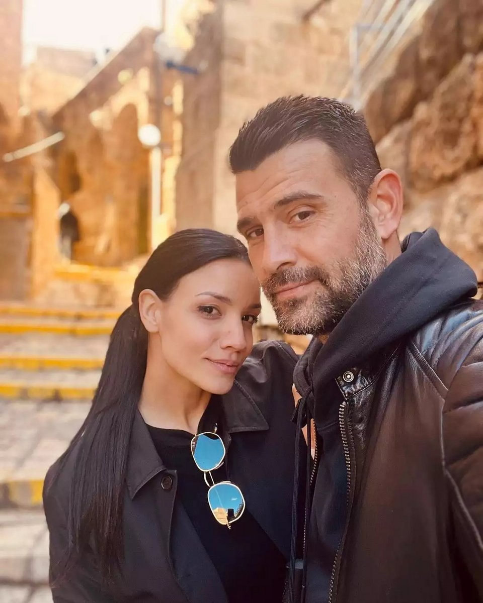O Mιχάλης Μουρούτσος με τη σύντροφό του