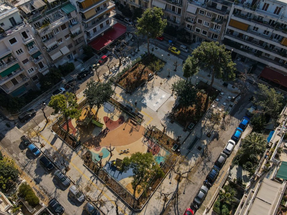 Ολοκληρώθηκε η ανάπλαση της ιστορικής πλατείας Καλλιγά (Καραμανλάκη) στα Κάτω Πατήσια