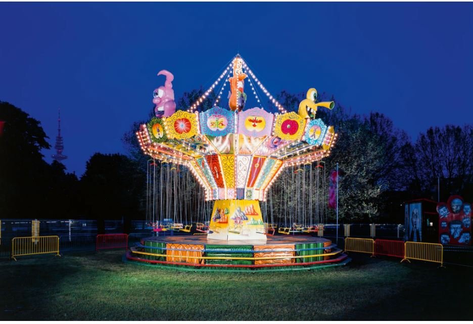  Kenny Scharf. Wave swinger. Φωτογραφία: Sabina Sarnitz (σελίδες 102-103) 