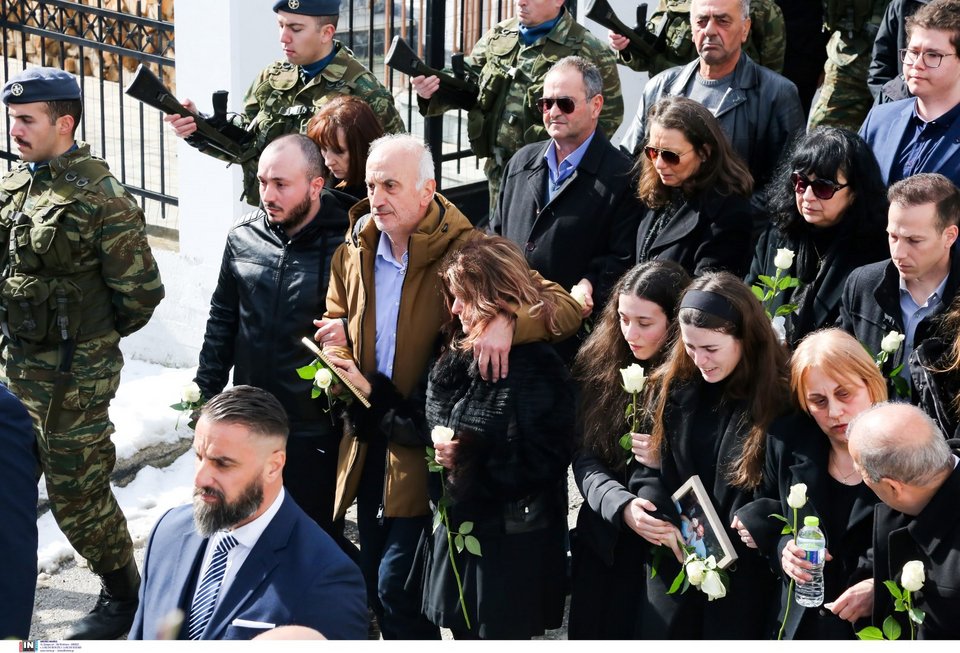 «Ράγισαν» καρδιές στην ταφή του σμηναγού Ευστάθιου Τσιτλακίδη