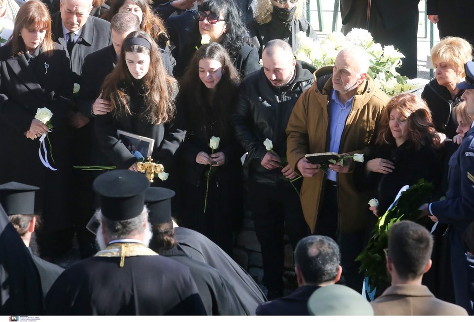 «Ράγισαν» καρδιές στην ταφή του σμηναγού Ευστάθιου Τσιτλακίδη