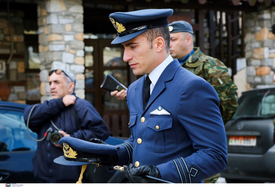 «Ράγισαν» καρδιές στην ταφή του σμηναγού Ευστάθιου Τσιτλακίδη