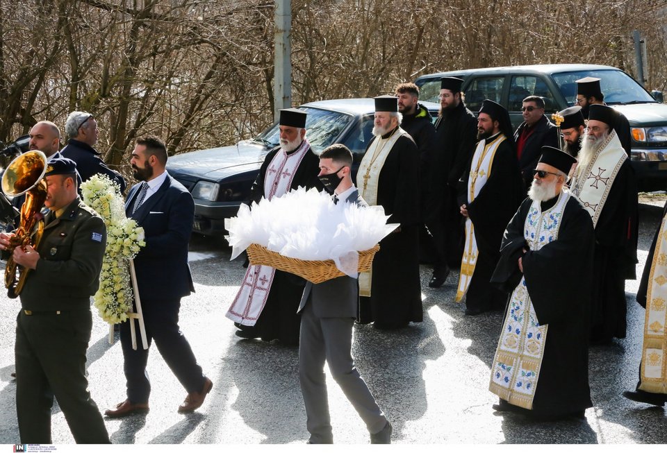 «Ράγισαν» καρδιές στην ταφή του σμηναγού Ευστάθιου Τσιτλακίδη
