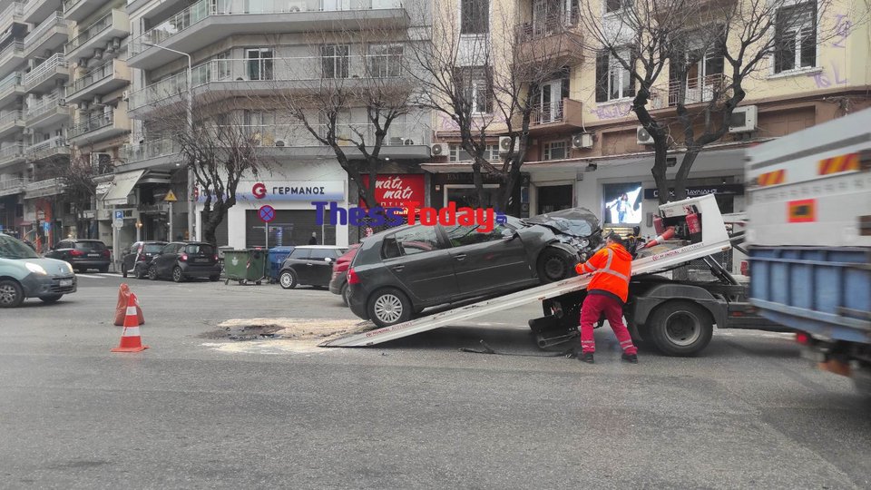 Τροχαίο ατύχημα στη Θεσσαλονίκη-Φωτογραφία thesstoday
