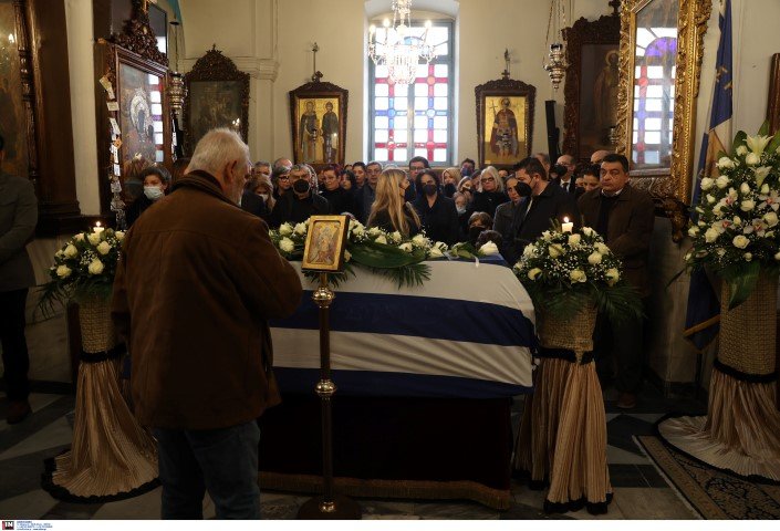 Θλίψη και οδύνη μπροστά στη σορό του Μανούσου Βολουδάκη -Φωτογραφία: ΚΑΡΤΣΩΝΑΚΗΣ ΜΑΚΗΣ/Intimenews