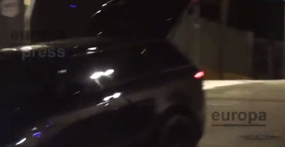 Με ανοιχτό το πορτ μπαγκάζ έφυγε ο Ζεράρ Πικέ