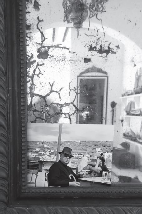 Στον παλιό καθρέπτη, φωτογραφία του Σεφέρη στη Μύκονο το 1965
