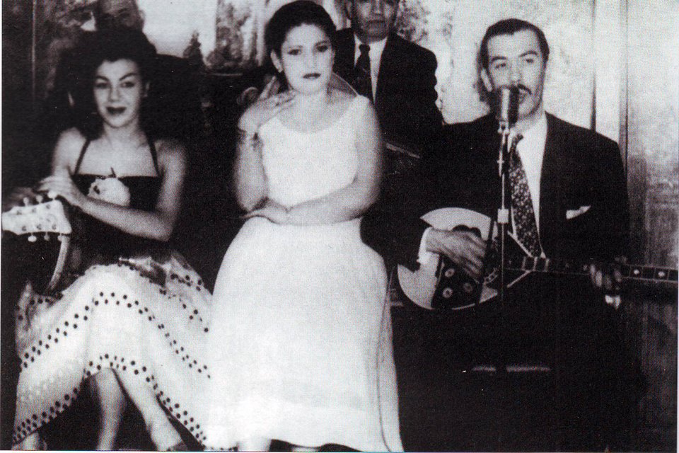 Ο Μπέμπης με τη Σεβάς Χανούμ στην Αμερική τη δεκαετία του '60 / Φωτογραφία από το αρχείο της σελίδας «Δημήτρης Μπέμπης Στεργίου» στο Facebook