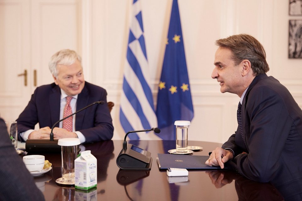 Συνάντηση Μητσοτάκη με τον επίτροπο της ΕΕ αρμόδιο για θέματα Δικαιοσύνης