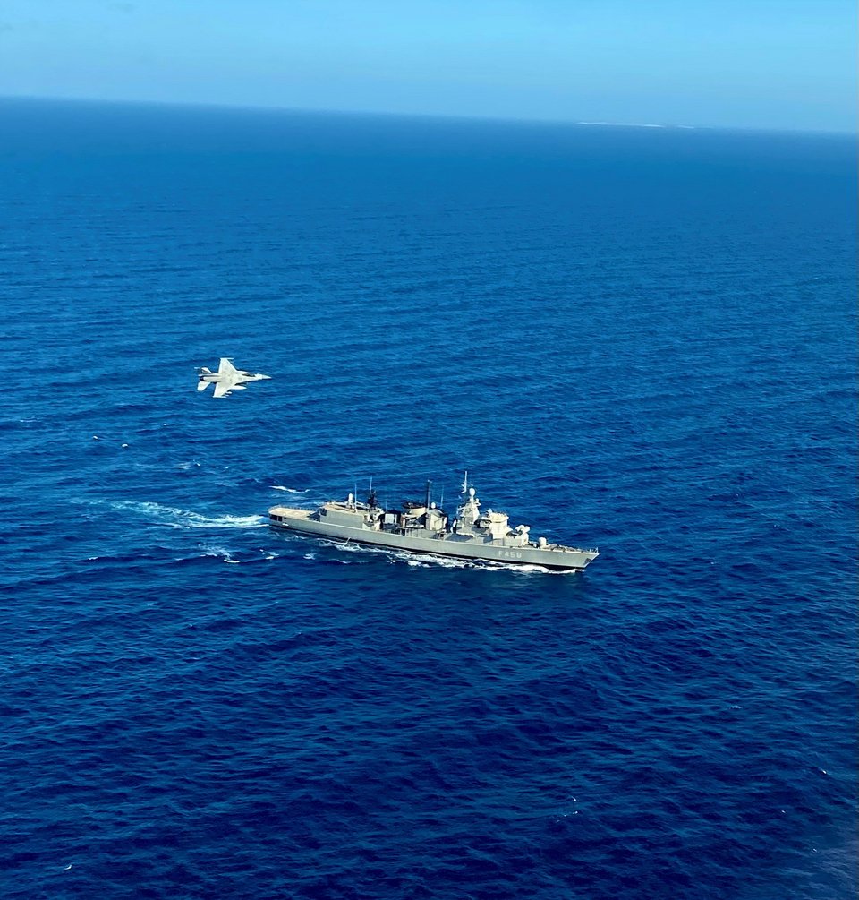 Συνεκπαίδευση PASSEX (Passing Exercise) των ελληνικών μονάδων με τη γαλλική φρεγάτα «FS Provence» πραγματοποιήθηκε ανοιχτά της Καρπάθου.
