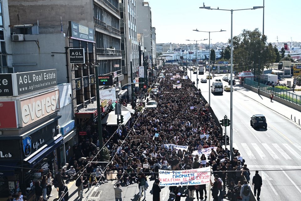 Κλειστό το ένα ρεύμα στο λιμάνι