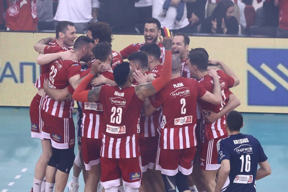 Ο Ολυμπιακός κατέκτησε το Challenge Cup / Φωτογραφία: Eurokinissi