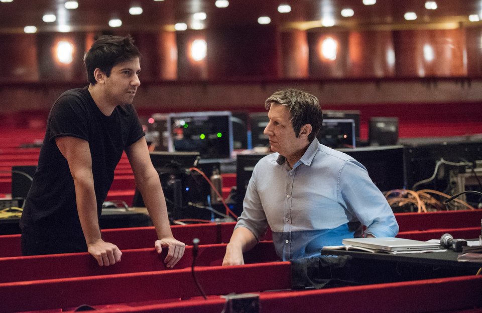 Robert Lepage (mentor) και Matias_Umpierrez (protege) © The_Metropolitan_Opera