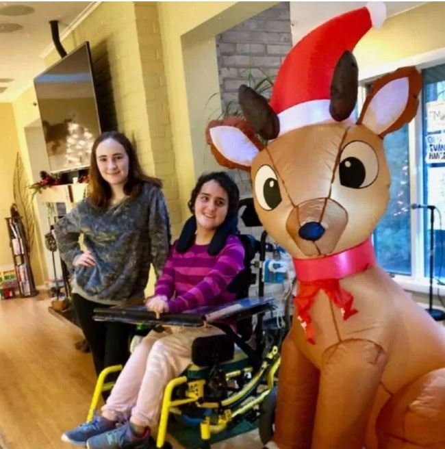  Η Claire (αριστερά) και η Helen Miller 