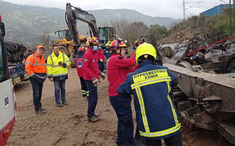 Kλιμάκια της ΕΟΔ από Λάρισα, Βόλο και Τρίκαλα συνδράμουν στο δύσκολο έργο των Αρχών