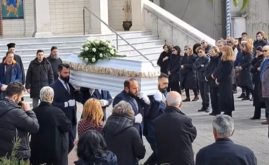 Σε κλίμα οδύνης η κηδεία της 26χρονης σοπράνο που χάθηκε στο Ωραιόκαστρο