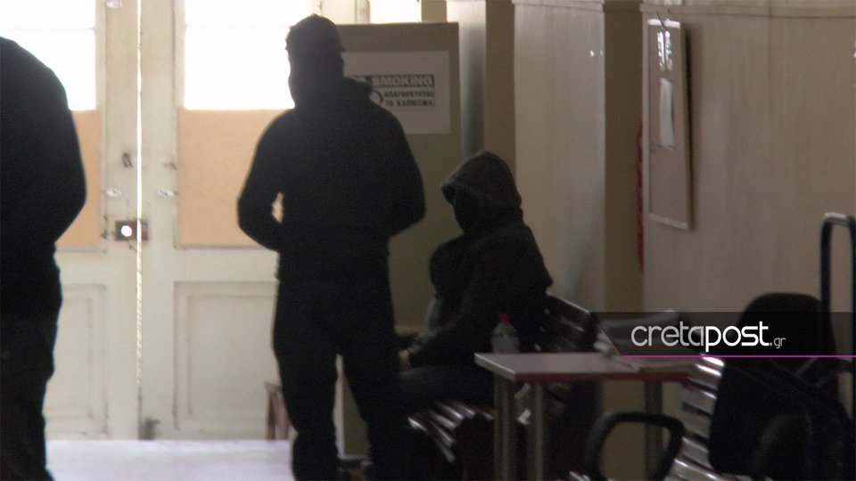 Ο 66χρονος λυράρης στα Δικαστήρια Ηρακλείου / cretapost.gr
