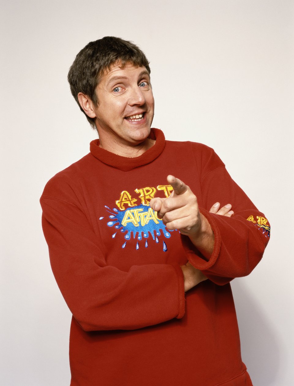 Ο Βρετανός παρουσιαστής Neil Buchanan της εκπομπή; «Art Attack», περίπου το 1990