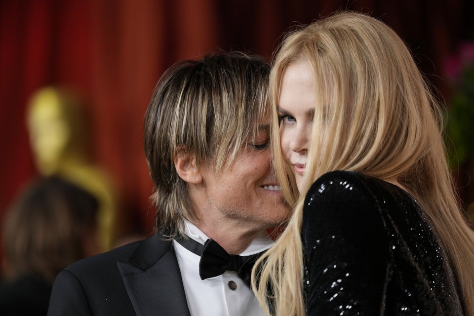 Nicole Kidman with her husband Keith Urban at the Oscars 