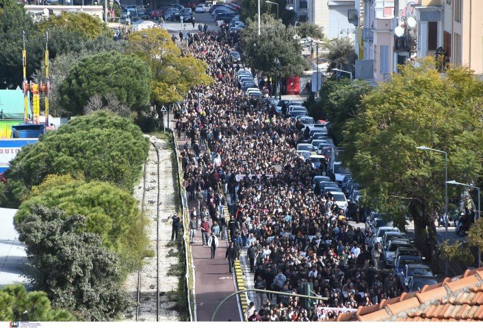 Πορεία στην Πάτρα για το δυστύχημα στα Τέμπη / Φωτογραφία: Intimenews