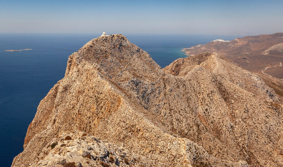 Το μοναστήρι της Παναγίας της Καλαμιώτισσας στον Μονόλιθο της Ανάφης / Φωτογραφία: Shutterstock