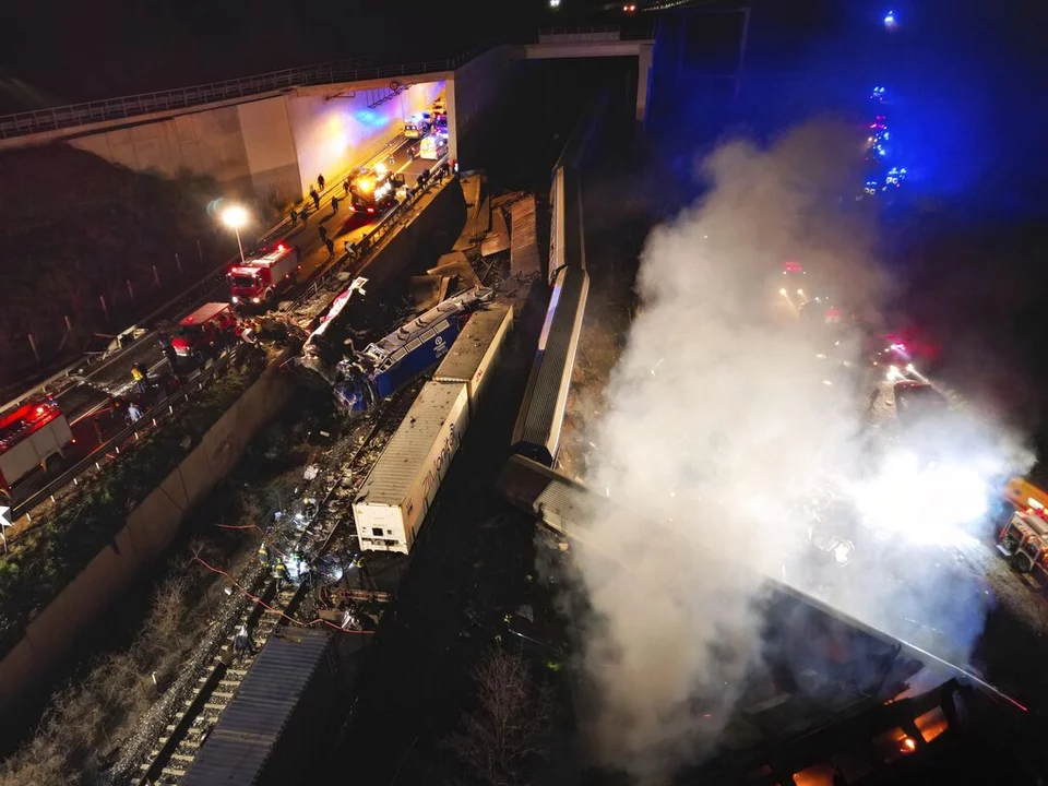 Τέμπη: 32 νεκροί από τη σύγκρουση τρένων