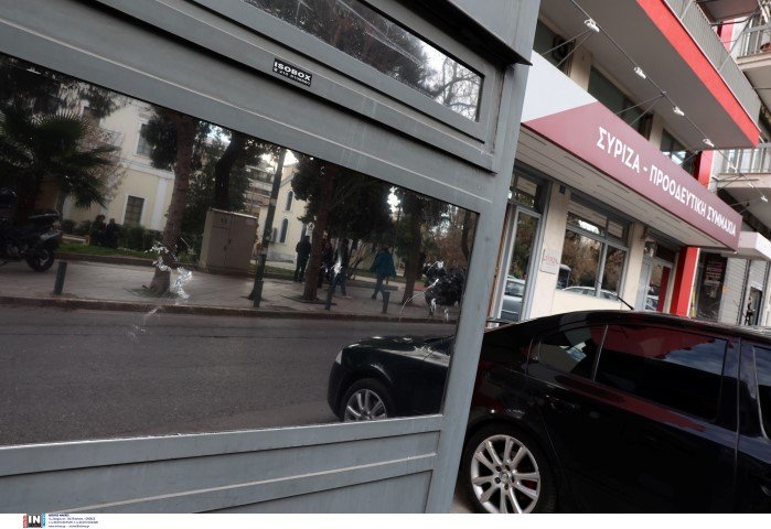 Φθορές από την επίθεση στα γραφεία του ΣΥΡΙΖΑ / Φωτογραφία: Intimenews/ΛΙΑΚΟΣ ΓΙΑΝΝΗΣ