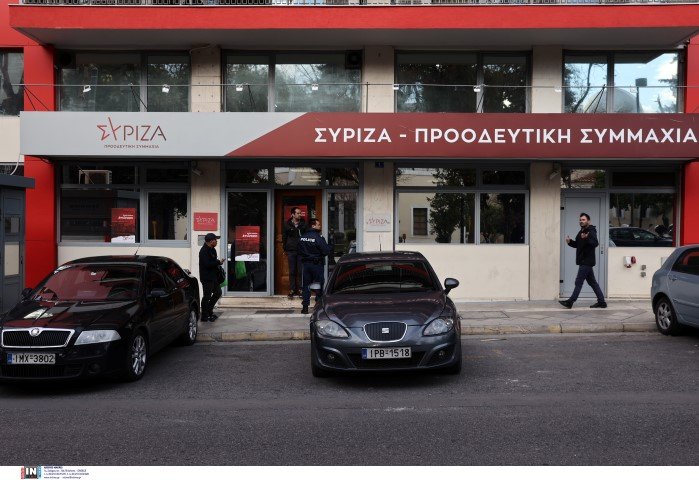Φθορές από την επίθεση στα γραφεία του ΣΥΡΙΖΑ / Φωτογραφία: Intimenews/ΛΙΑΚΟΣ ΓΙΑΝΝΗΣ