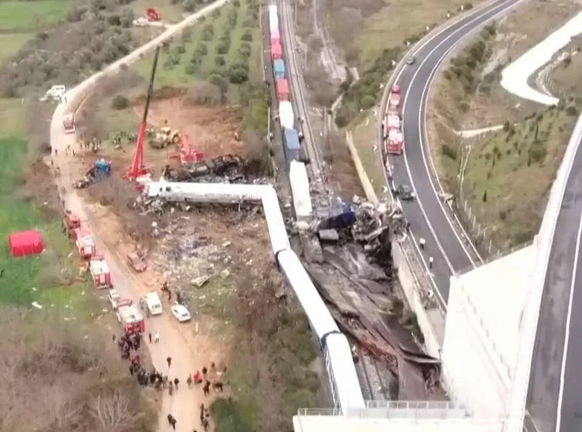 Σύγκρουση τρένων στη Λάρισα: ΕΡΤ