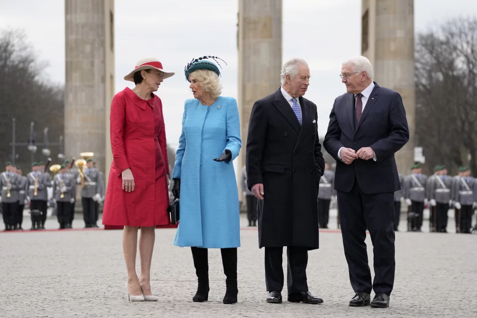 Το βασιλικό ζεύγος της Βρετανίας με τον Γερμανό πρόεδρο και την σύζυγό του 