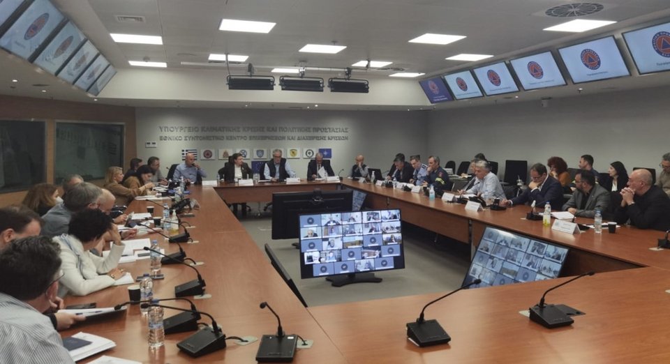 Σύσκεψη στο υπουργείο Κλιματικής Κρίσης και Πολιτικής Προστασίας για τη θωράκιση αρχαιολογικών χώρων ενόψει της αντιπυρικής περιόδου